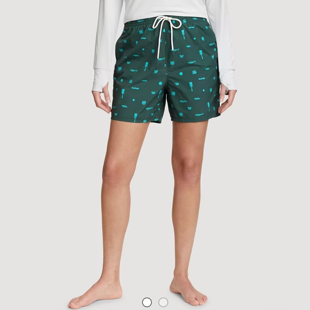 Eddie Bauer Women's XL Tidal High-Rise Shorts - Green with Tropical Print